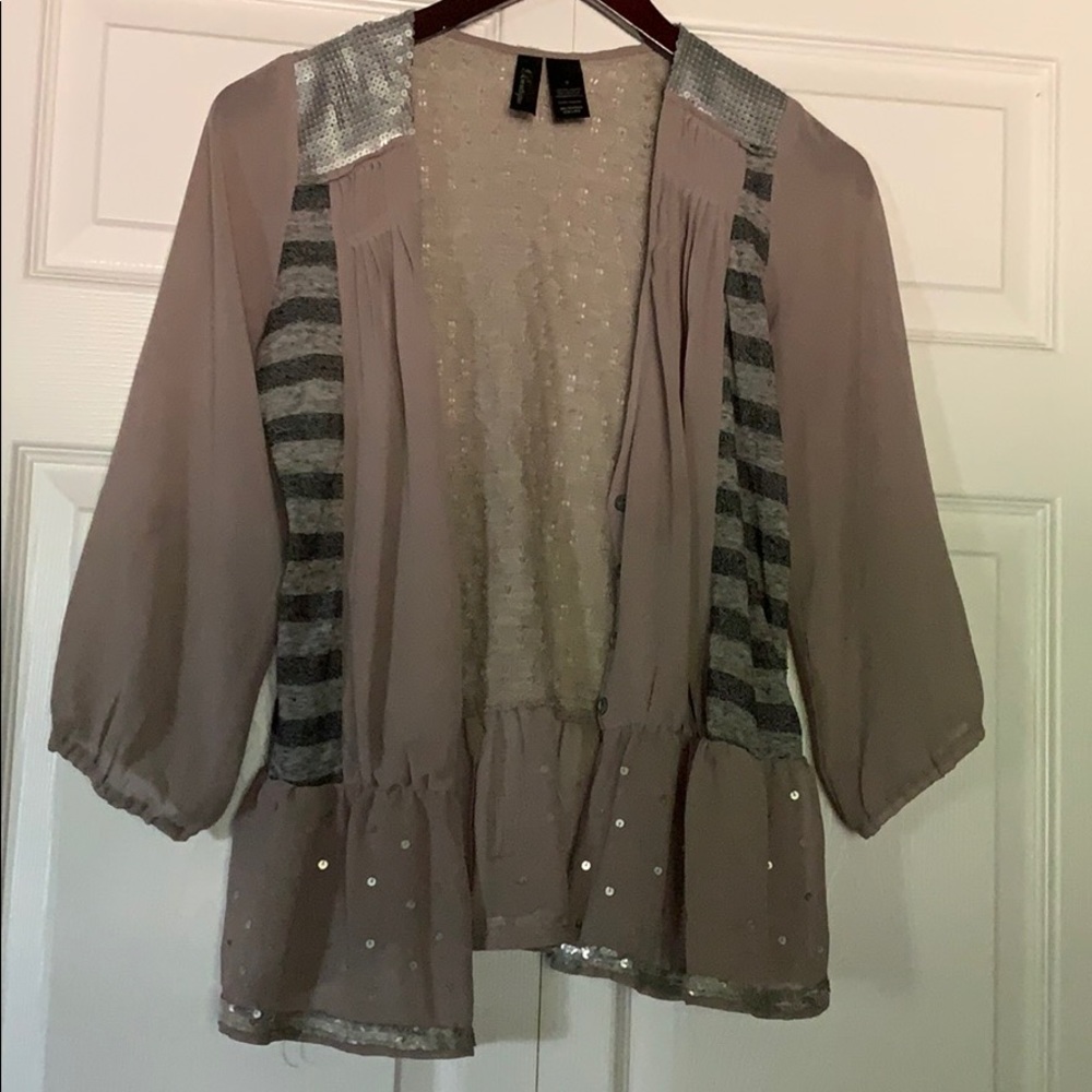 Buckle boutique top